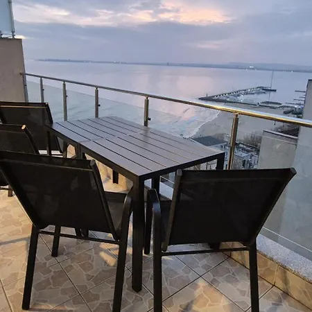 East Marina View Apartment *