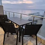 East Marina View Apartamento *