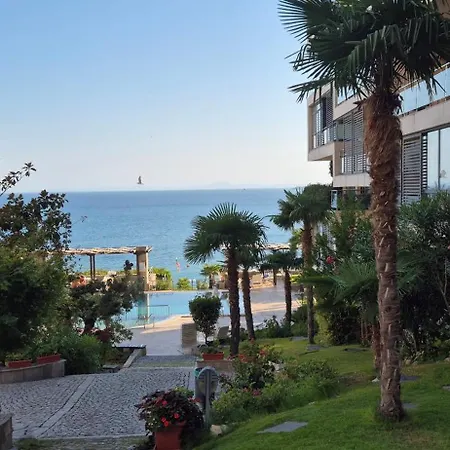 East Marina View شقة سفيتي فلاس