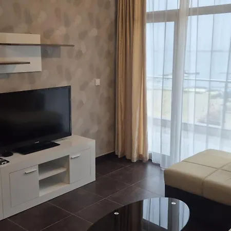 East Marina View شقة
