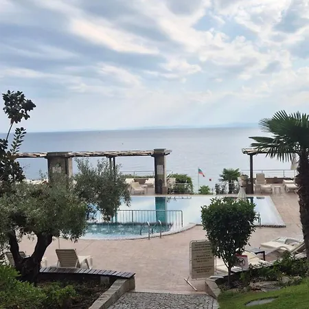 East Marina View شقة سفيتي فلاس