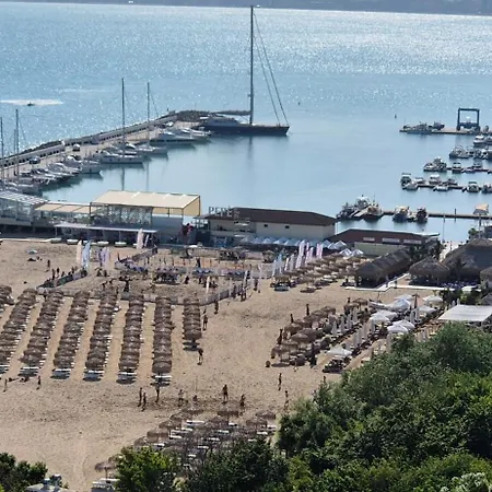 East Marina View شقة *